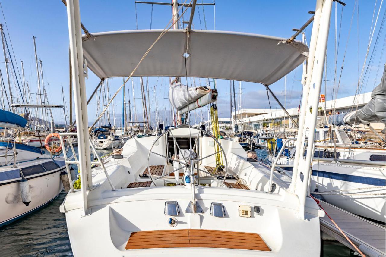 ארסיפה Relaxing Stay On A 38Ft Sail Yacht מראה חיצוני תמונה